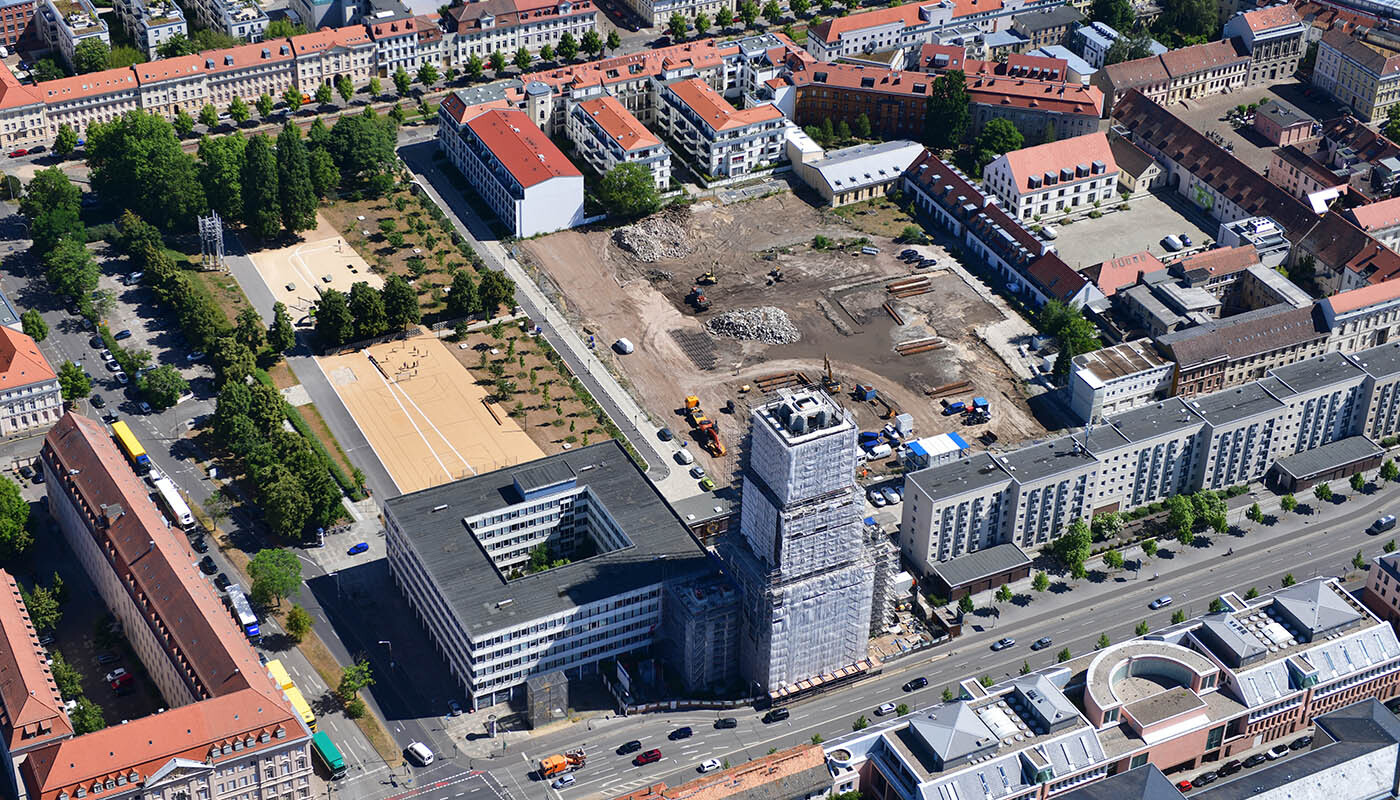 Foto: Luftbild des Quartiers mit Plantage, Rechenzentrum, Garnisonkirche, ehemalige Feuerwache und Neuer Markt.